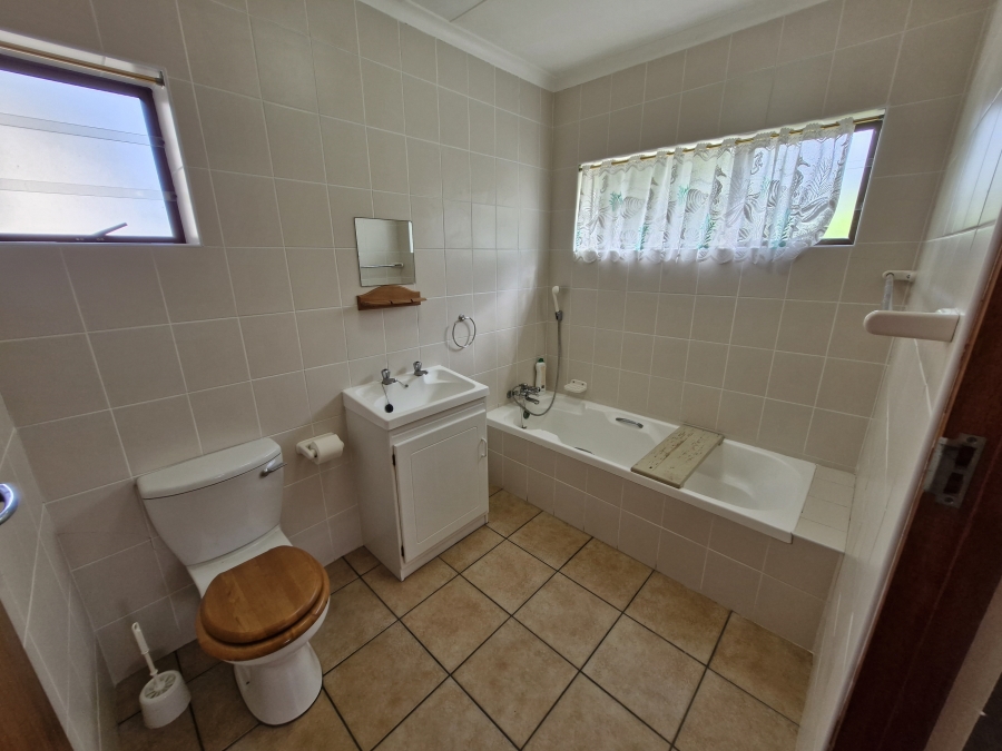 3 Bedroom Property for Sale in Stilbaai Wes Western Cape